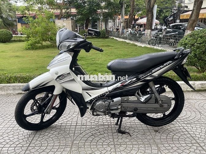Yamaha Jupiter Gravita Trắng đen