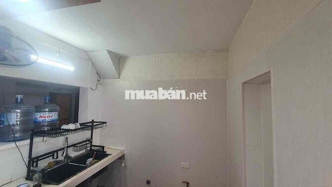 Bán căn TT sát phố Hoàng Đạo Thành-Oto chân cầu thang-120m2;4N,2VS