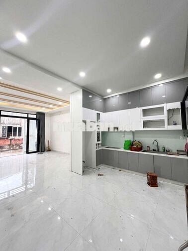 NHÀ ĐẸP 5 X12 GÁC SUỐT HẺM Ô TÔ GẦN ỦY BAN XÃ B CŨ