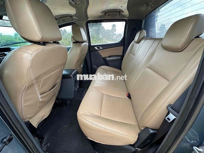 Mazda BT50 sx 2013 số tự động 2 cầu .máy nổ êm ái