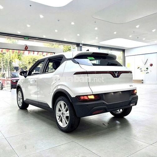 VinFast VF 5 giảm kịch sàn tháng 5