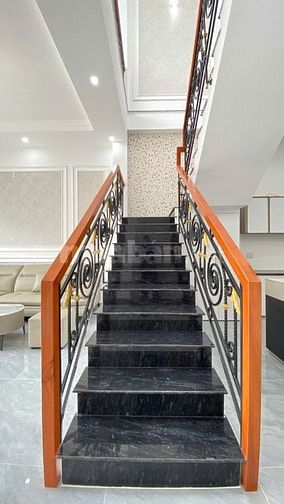 NHÀ TÂN CỔ ĐIỂN SÂN VƯỜN GẦN BỆNH VIỆN ĐA KHOA TIỀN GIANG