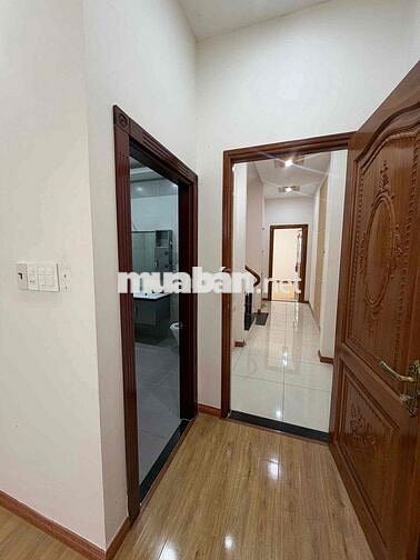 Nhà rộng 2 lầu KDC Hưng pHú 1 (gần ST Go)