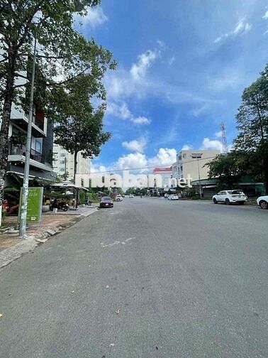 Nhà rộng 2 lầu KDC Hưng pHú 1 (gần ST Go)