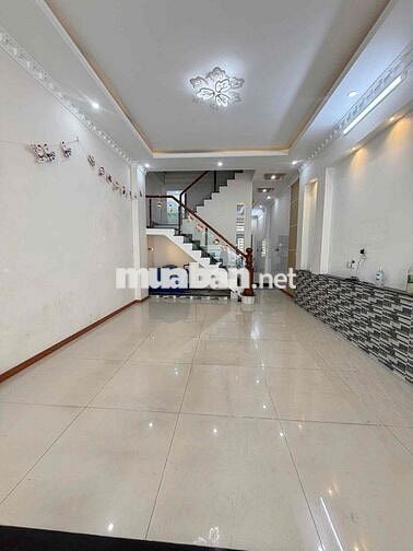 Nhà rộng 2 lầu KDC Hưng pHú 1 (gần ST Go)