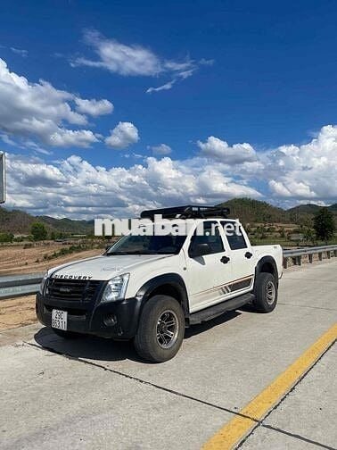 Isuzu D-Max Trắng Số sàn 5 chỗ