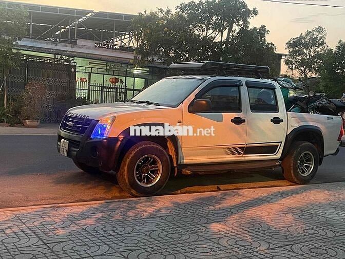 Isuzu D-Max Trắng Số sàn 5 chỗ