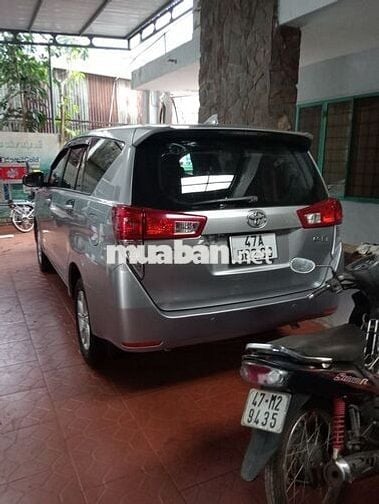 Toyota Innova 2018 Số sàn 120000km Bạc