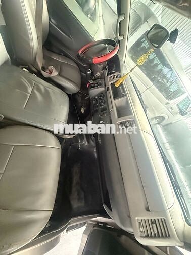 Toyota Hiace 2005 Van