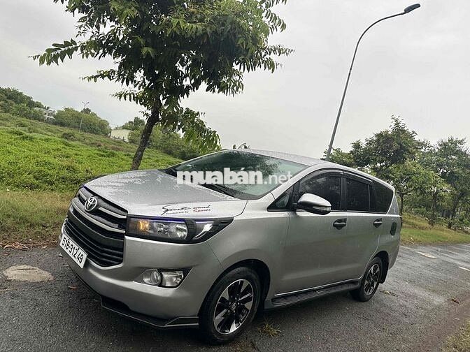 Toyota Innova E 2017 Bạc