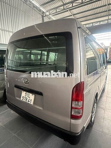 Toyota Hiace 2005 Van