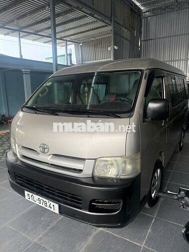 Toyota Hiace 2005 Van