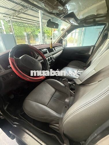 Toyota Hiace 2005 Van