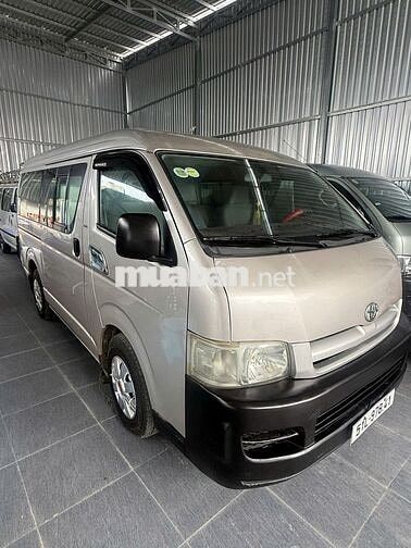 Toyota Hiace 2005 Van
