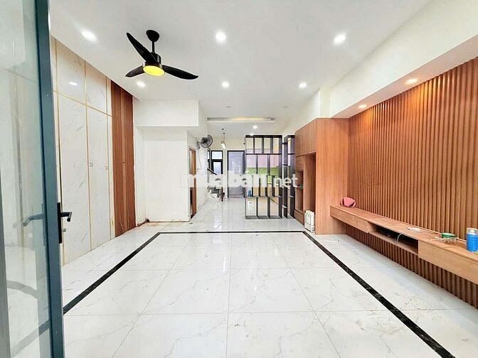 Cho thuê Nhà hẻm xe tải mặt bằng kinh doanh 80m2 