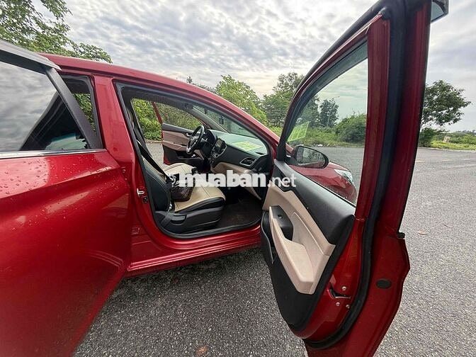 Hyundai Accent 2022 Số sàn Đỏ