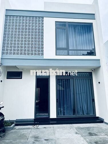 bán nhà trung tâm Diên Khánh .1 trệt & 1 tầng/105m2/50m2 thổ cư (6x18)