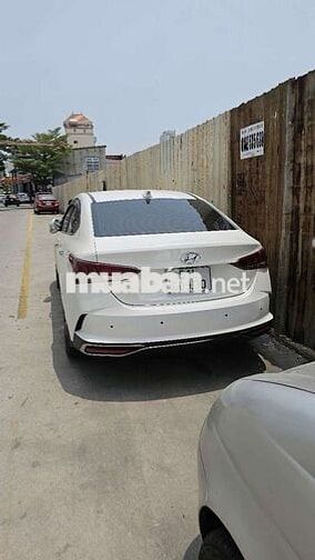 Huyndai Accent AT 2022 - 68.000 km giá 325 triệu
