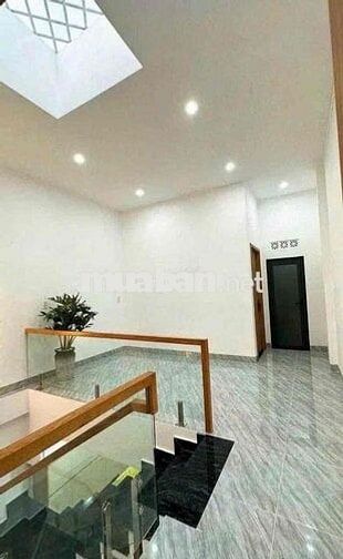 Cần bán nhà 1 trệt 1 lầu, đường An Phú Tây, giá 950 còn thương lượng