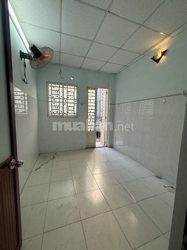 CỐNG QUỲNH QUẬN 1 - 29M2 3 TẦNG 4PN - GIÁ RẺ CHỈ 4.85 TỶ TL