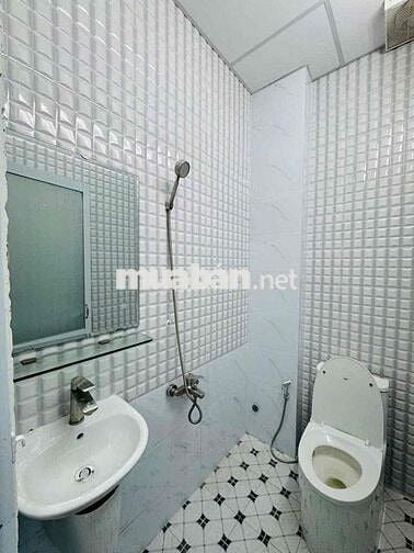 NC 2pn2wc hẻm Phan Huy Ích P12