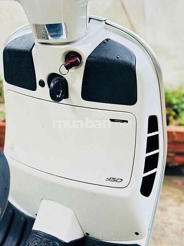 Piaggio Vespa GTS 150cc IGET 2019 Abs Trắng
