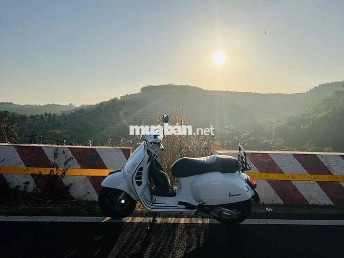 Piaggio Vespa GTS 150cc IGET 2019 Abs Trắng