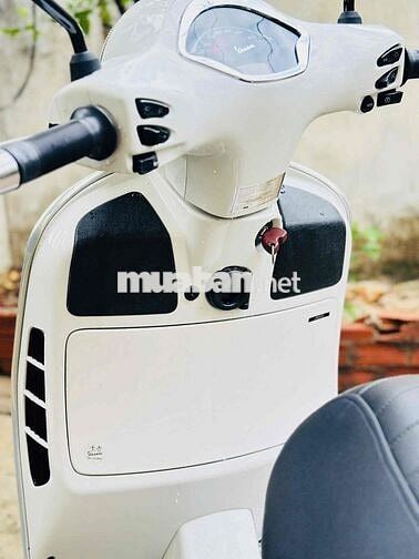 Piaggio Vespa GTS 150cc IGET 2019 Abs Trắng