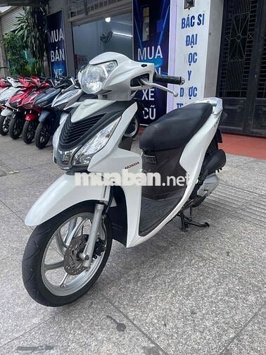 Honda Vision 2015 màu Trắng , máy zin