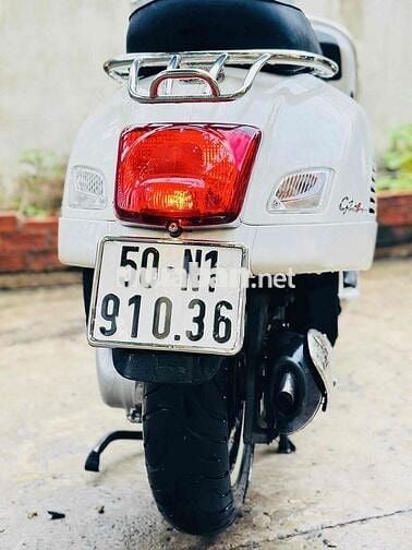 Piaggio Vespa GTS 150cc IGET 2019 Abs Trắng