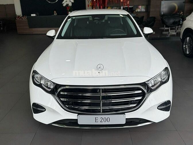 Mercedes-Benz E200 Exclusive All New Trắng Mới