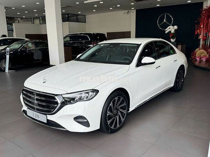 Mercedes-Benz E200 Exclusive All New Trắng Mới