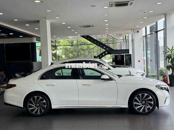 Mercedes-Benz E200 Exclusive All New Trắng Mới