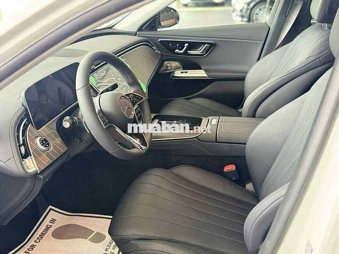 Mercedes-Benz E200 Exclusive All New Trắng Mới