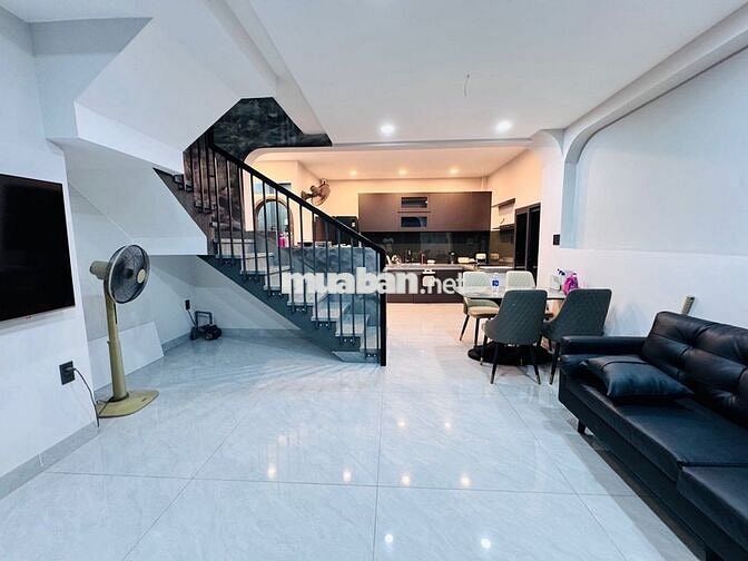 SIÊU PHẨM CĂN GÓC Q4 -HẺM 5M - 43M2 - 2 TẦNG- KDC HIỆN HỮU