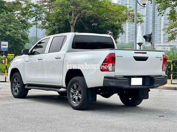 Toyota Hilux 2.4E 2021 Trắng 40000 km