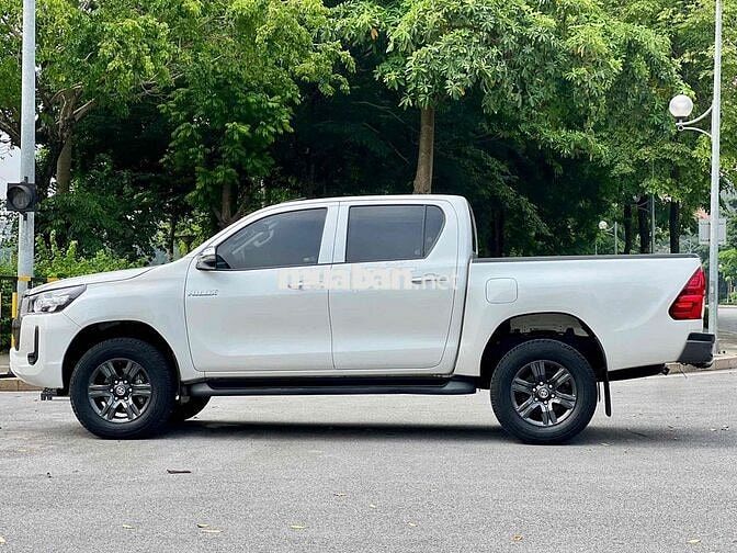 Toyota Hilux 2.4E 2021 Trắng 40000 km