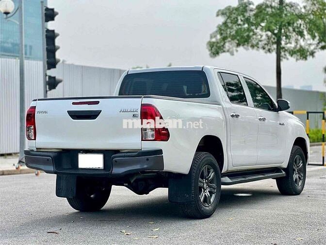 Toyota Hilux 2.4E 2021 Trắng 40000 km