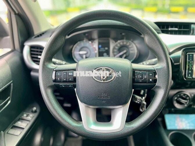 Toyota Hilux 2.4E 2021 Trắng 40000 km