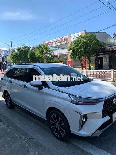 Toyota Veloz Cross Trắng 7 chỗ ban cao TOP