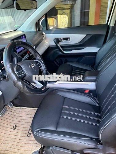 Toyota Veloz Cross Trắng 7 chỗ ban cao TOP