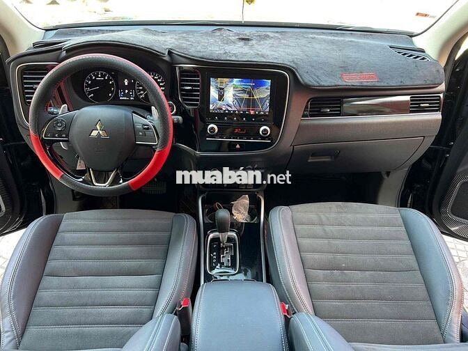 Mitsubishi Outlander 2023 2.0 CVT Đen