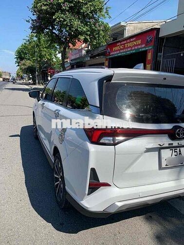 Toyota Veloz Cross Trắng 7 chỗ ban cao TOP