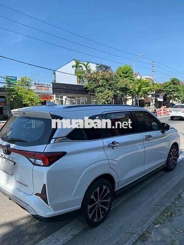 Toyota Veloz Cross Trắng 7 chỗ ban cao TOP