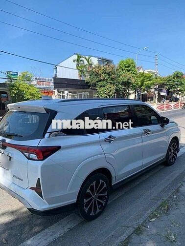 Toyota Veloz Cross Trắng 7 chỗ ban cao TOP
