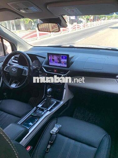 Toyota Veloz Cross Trắng 7 chỗ ban cao TOP