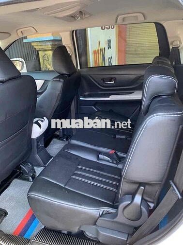 Toyota Veloz Cross Trắng 7 chỗ ban cao TOP