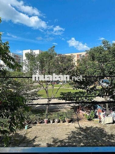 Bán nhà 2 tầng MT đường Đinh Nhật Tân đối diện công viên giá rẻ
