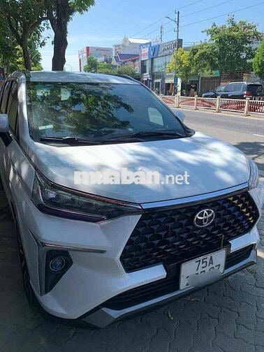 Toyota Veloz Cross Trắng 7 chỗ ban cao TOP