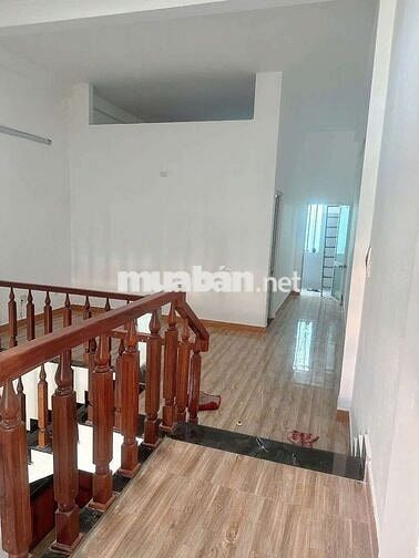 Bán nhà 2 tầng MT đường Đinh Nhật Tân đối diện công viên giá rẻ
